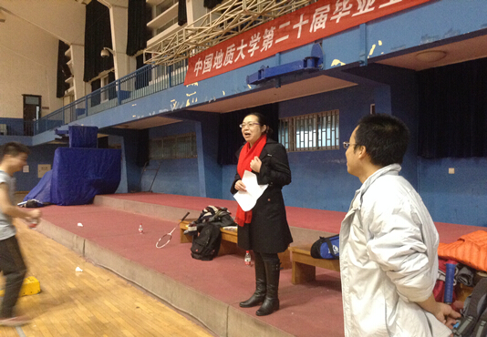 我院师生羽毛球友谊赛顺利举行 我院师生羽毛球友谊赛顺利举行